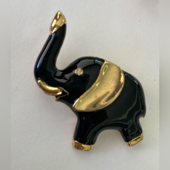 Vintage Gold Tone Black Enamel Elephant Pin Brooch - Picture 1 of 4
